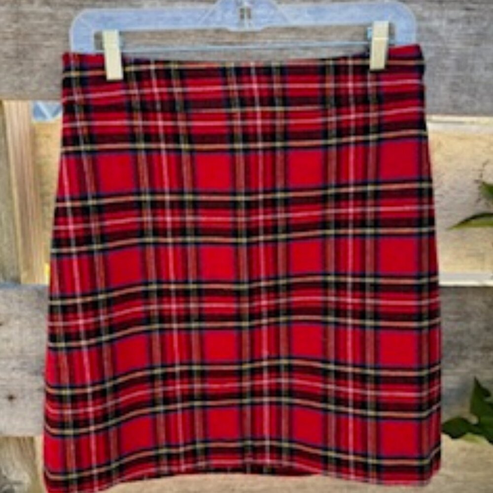 J Crew wool and poly size 8 red plaid skirt